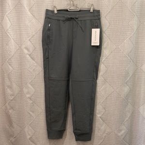 NWT Athleta Highlands Hybrid Trek Jogger